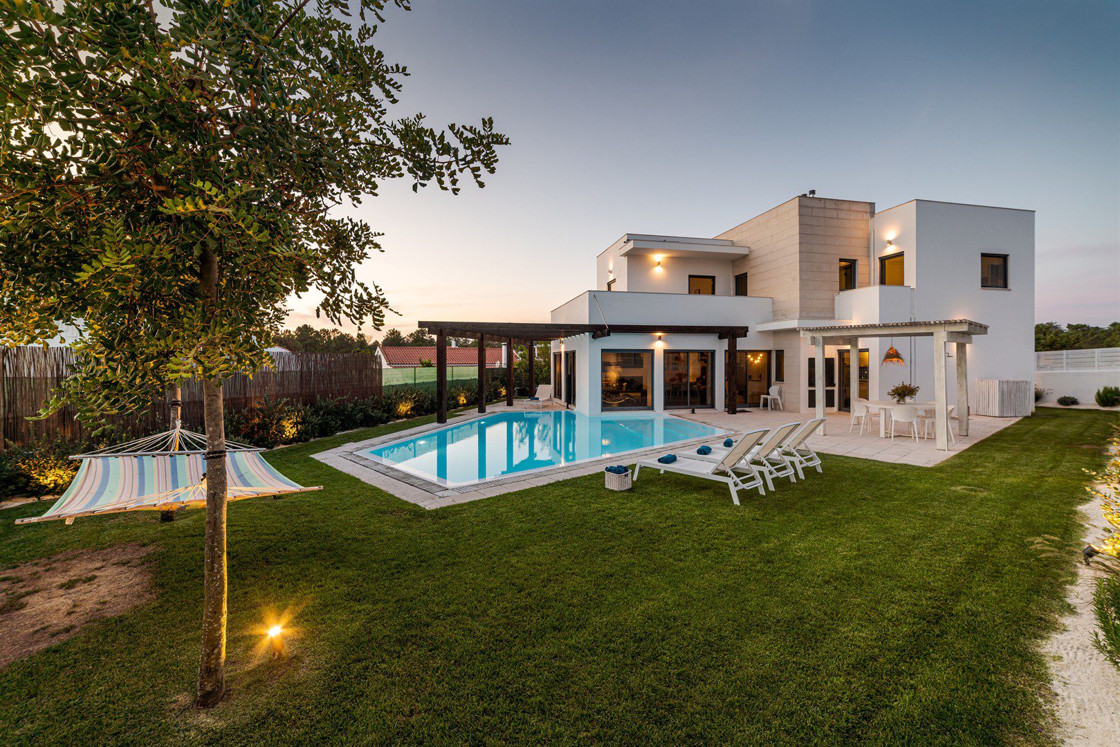 modern-house-with-garden-swimming-pool