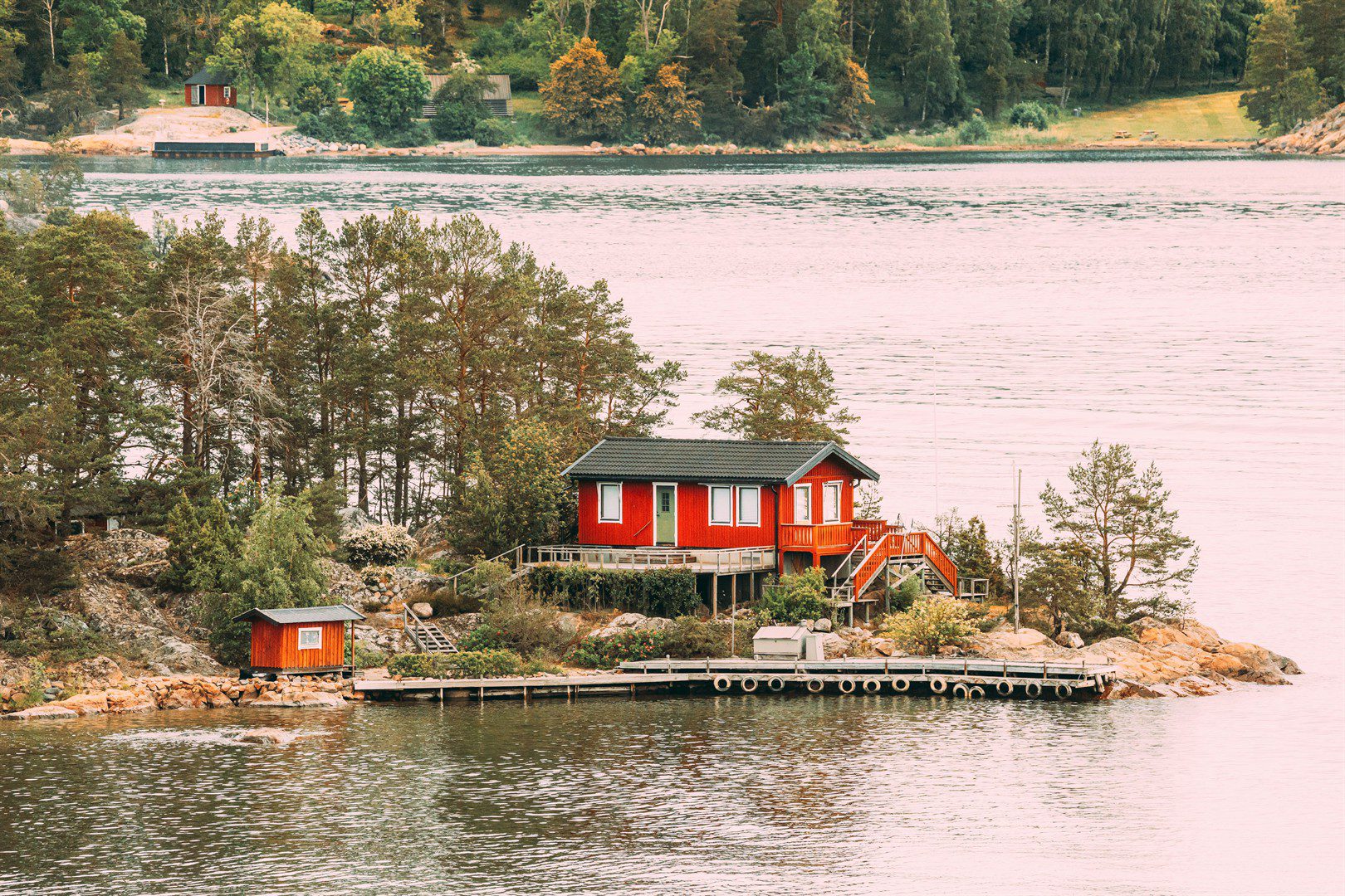 sweden-many-beautiful-red-swedish-wooden-log