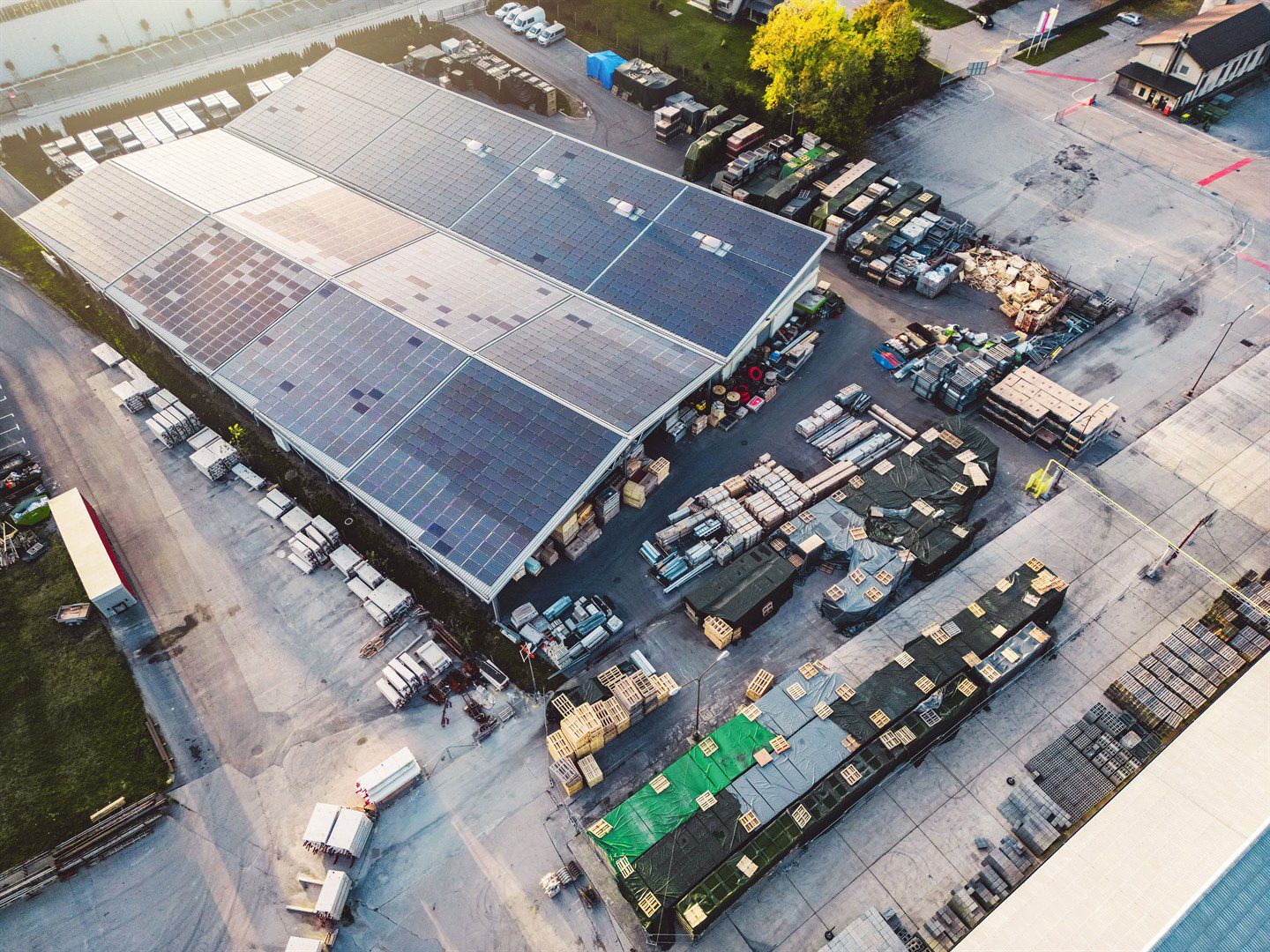 top-down-view-solar-panels-covering-the-roof-top