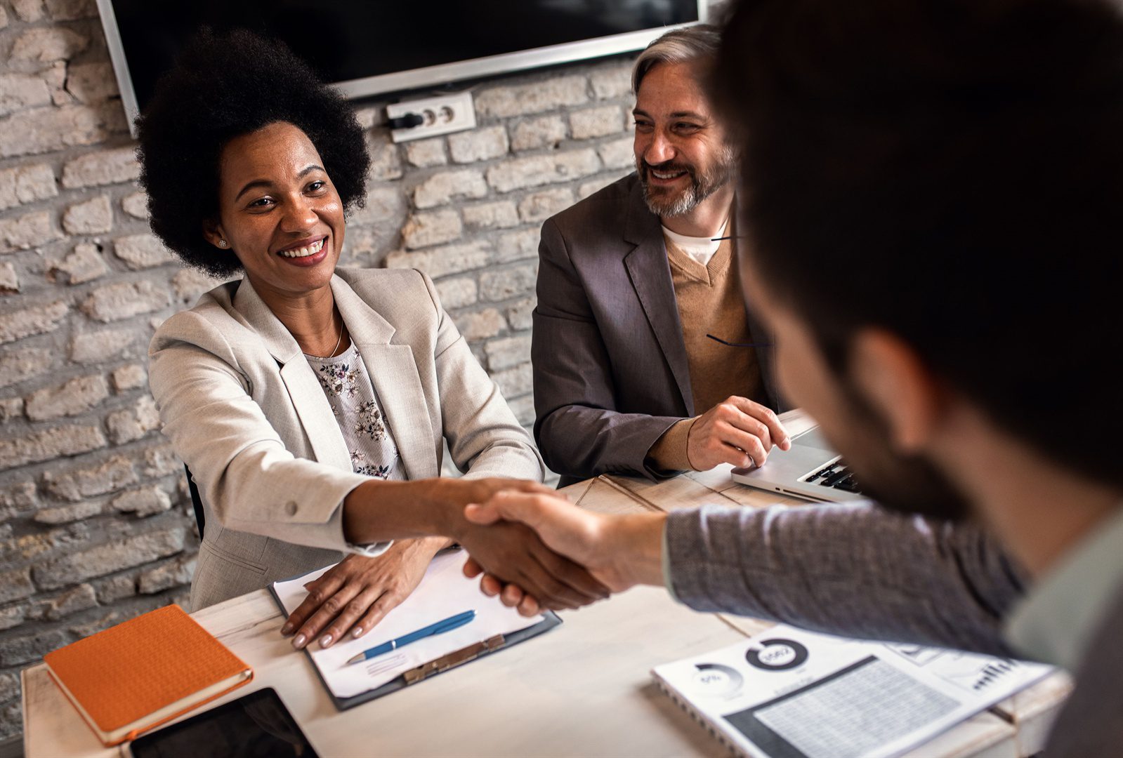 business-recruiters-shakes-hands-with-candidate